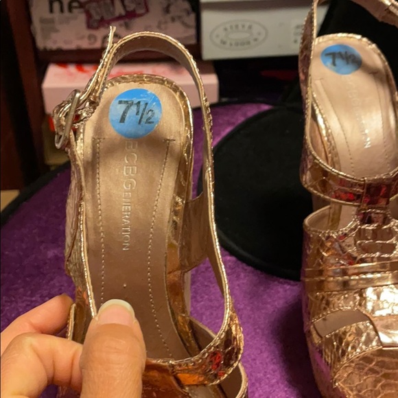 GUC BCBGeneration Rose Gold Wedge 7.5 - Picture 2 of 9